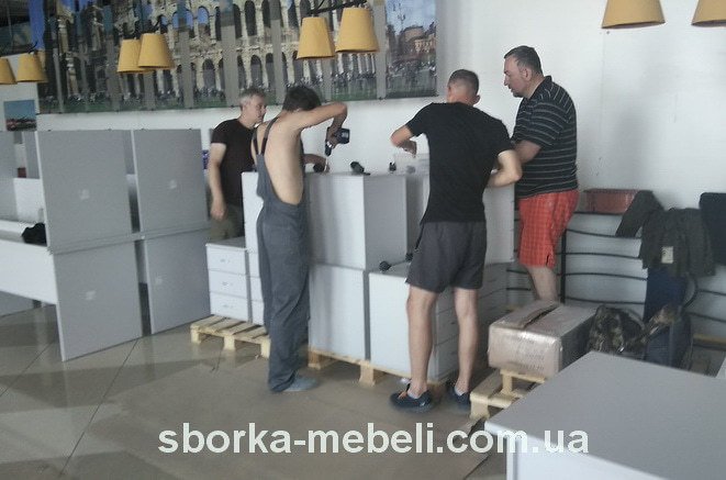 сборка офисной мебели в Киеве